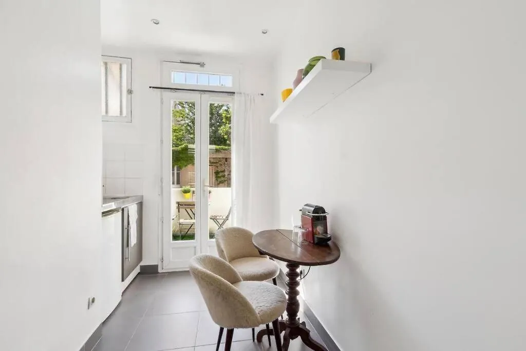 Cosy Studio With Terrace Retreat - Mp52A Apartment Paris France