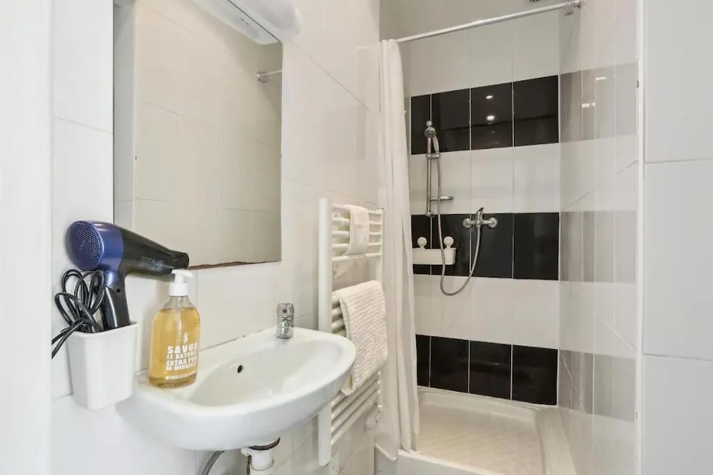 Cosy Studio With Terrace Retreat - Mp52A Apartment Paris